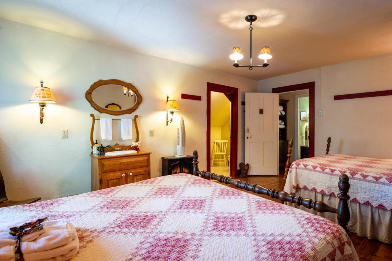 The Pines Of Dresden Bed and Breakfast Eksteriør billede