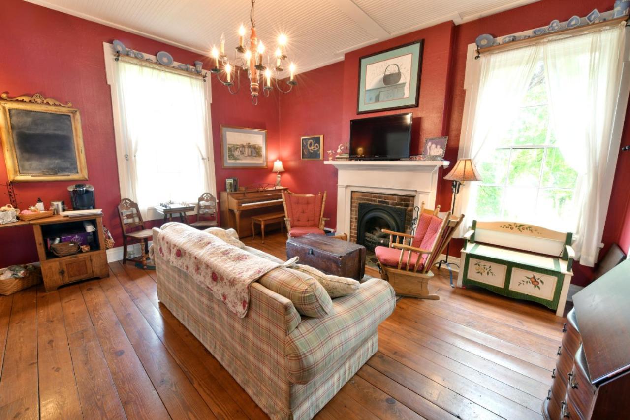 The Pines Of Dresden Bed and Breakfast Eksteriør billede