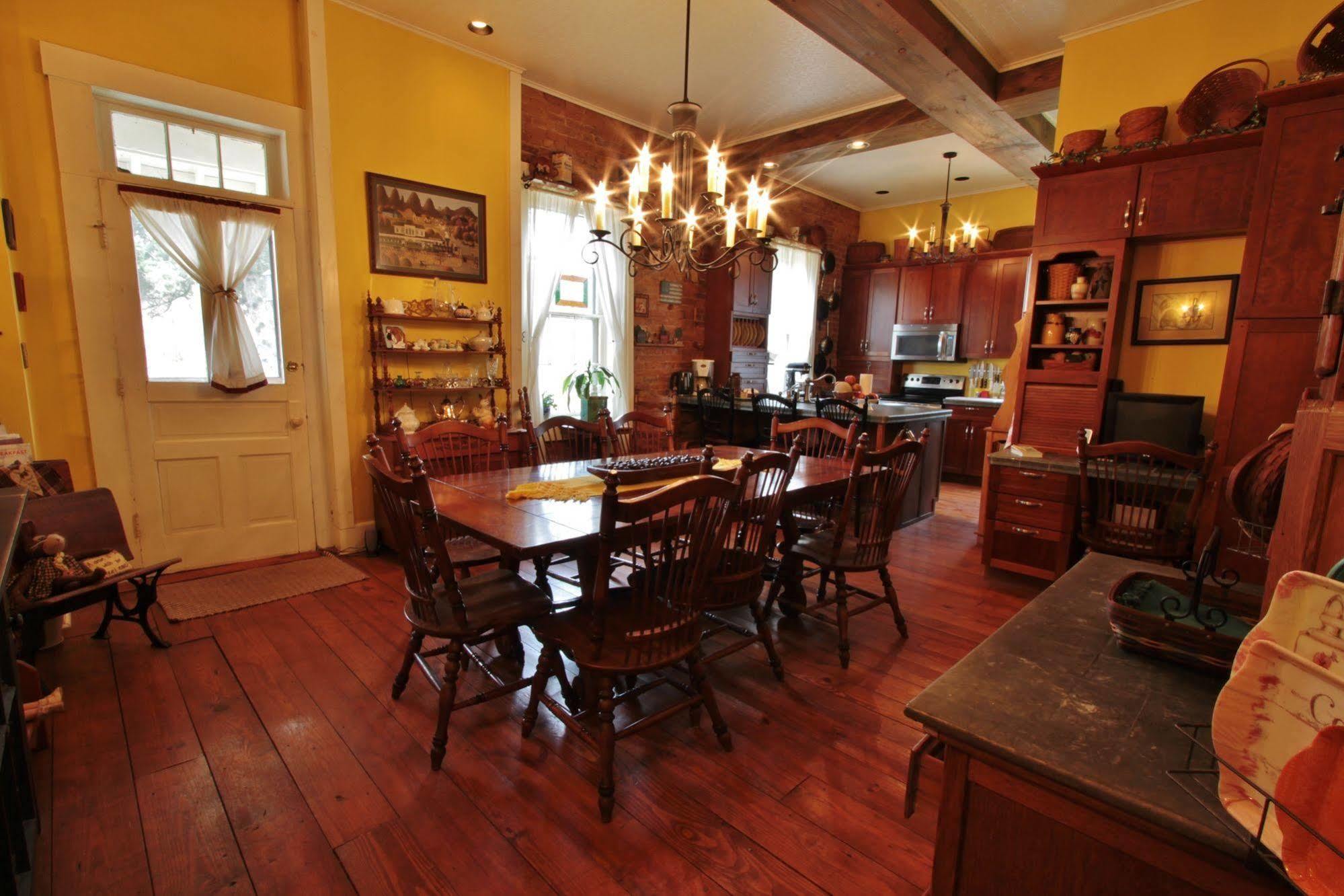The Pines Of Dresden Bed and Breakfast Eksteriør billede